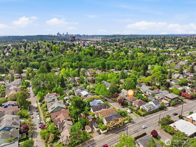 6321 18th Avenue NE, Seattle, WA 98115