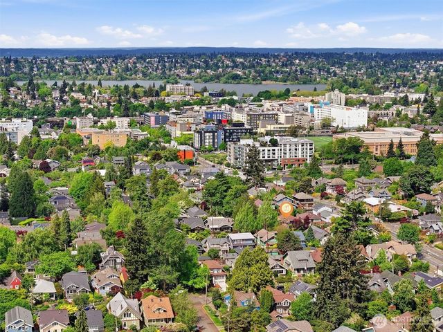 6321 18th Avenue NE, Seattle, WA 98115