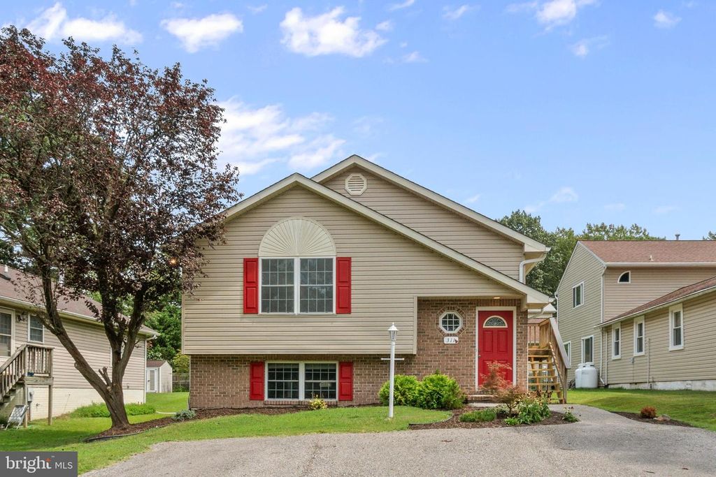 311 GREYHOUND RD, Baltimore, MD 21221