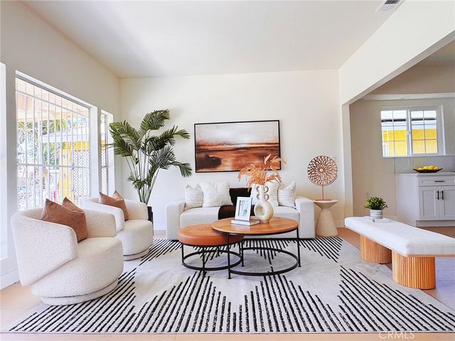 1171 E 60TH Street, Los Angeles, CA 90001