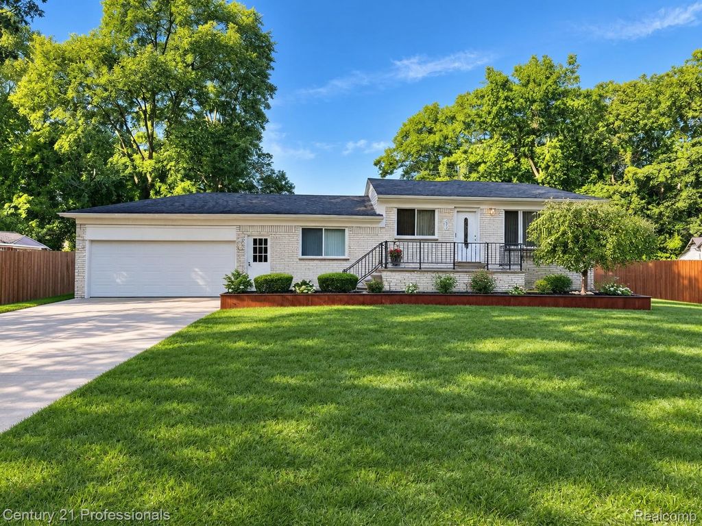 2494 Frankson Avenue, Rochester Hills, MI 48307