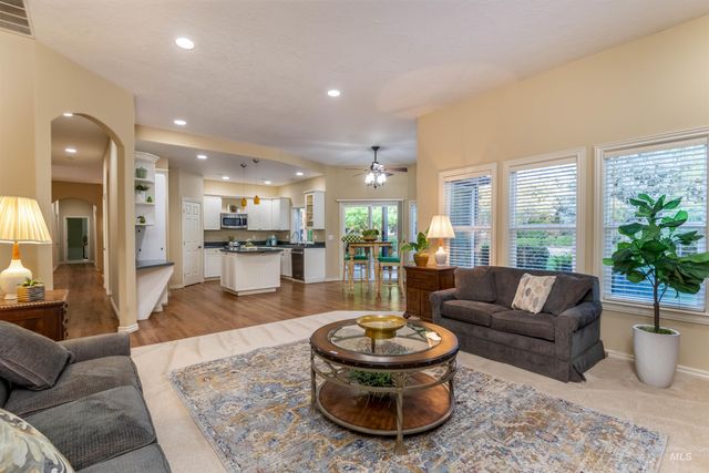 5026 N Greyloch Way, Boise, ID 83704