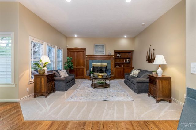 5026 N Greyloch Way, Boise, ID 83704