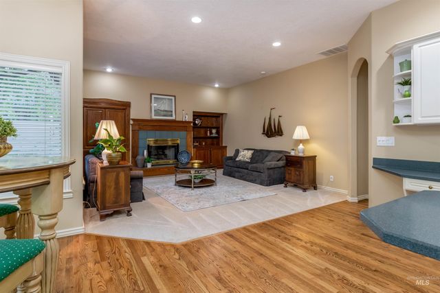 5026 N Greyloch Way, Boise, ID 83704
