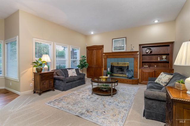 5026 N Greyloch Way, Boise, ID 83704