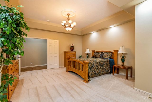 5026 N Greyloch Way, Boise, ID 83704