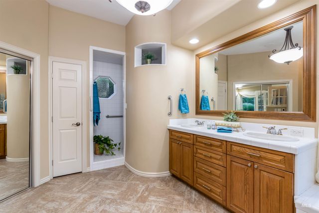 5026 N Greyloch Way, Boise, ID 83704