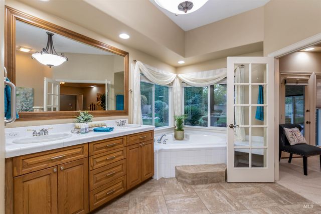 5026 N Greyloch Way, Boise, ID 83704