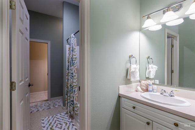 5026 N Greyloch Way, Boise, ID 83704