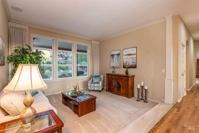 5026 N Greyloch Way, Boise, ID 83704