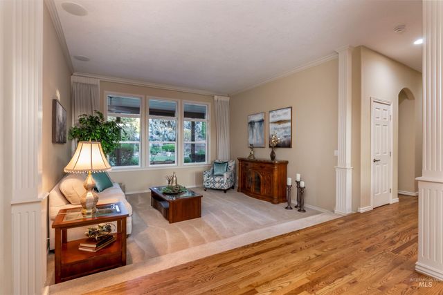 5026 N Greyloch Way, Boise, ID 83704