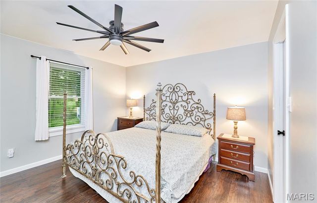 806 S Yosemite Court, St Peters, MO 63376