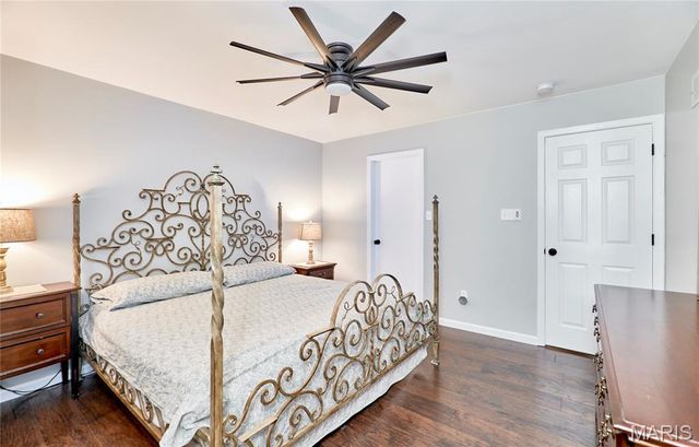 806 S Yosemite Court, St Peters, MO 63376