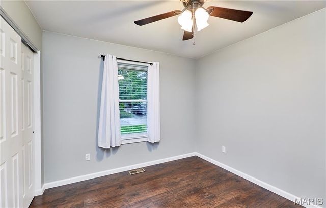 806 S Yosemite Court, St Peters, MO 63376