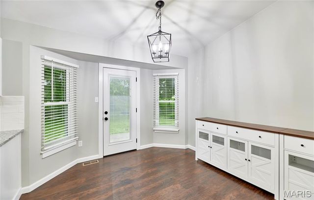 806 S Yosemite Court, St Peters, MO 63376