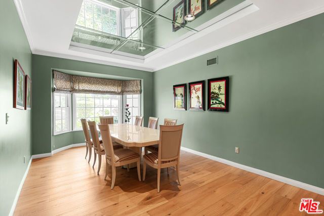 17341 Cumpston Street, Encino (los Angeles), CA 91316