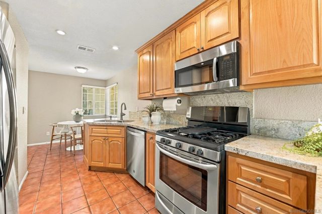 805 N Cleveland St C, Oceanside, CA 92054