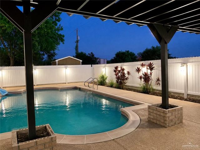 201 Becker Street, Alamo, TX 78516