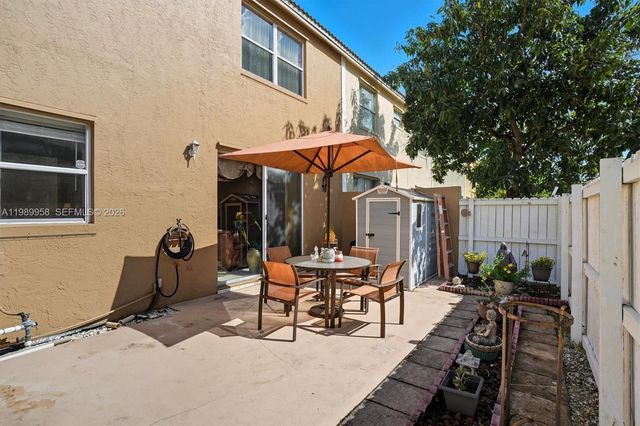 15462 NW 14th Ct, Pembroke Pines, FL 33028