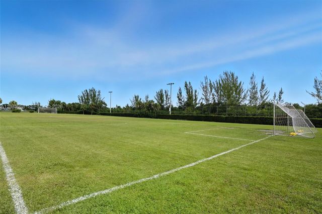 15462 NW 14th Ct, Pembroke Pines, FL 33028