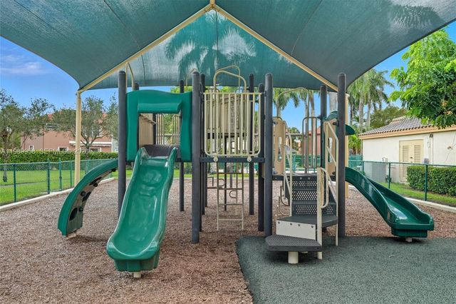 15462 NW 14th Ct, Pembroke Pines, FL 33028