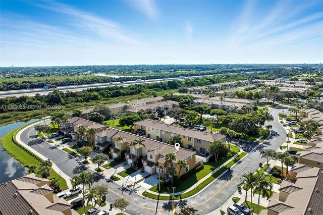 15462 NW 14th Ct, Pembroke Pines, FL 33028