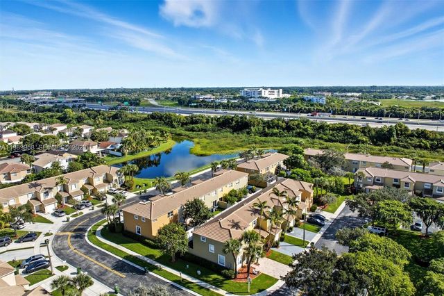 15462 NW 14th Ct, Pembroke Pines, FL 33028