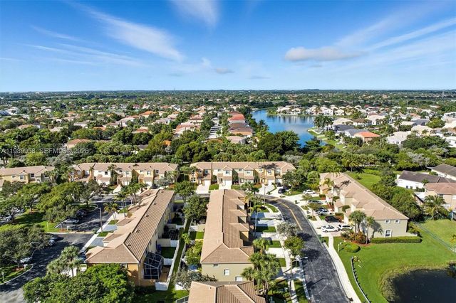 15462 NW 14th Ct, Pembroke Pines, FL 33028