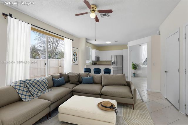 15462 NW 14th Ct, Pembroke Pines, FL 33028