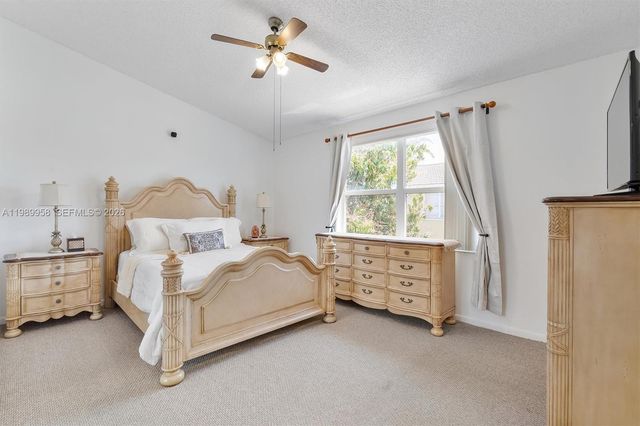 15462 NW 14th Ct, Pembroke Pines, FL 33028