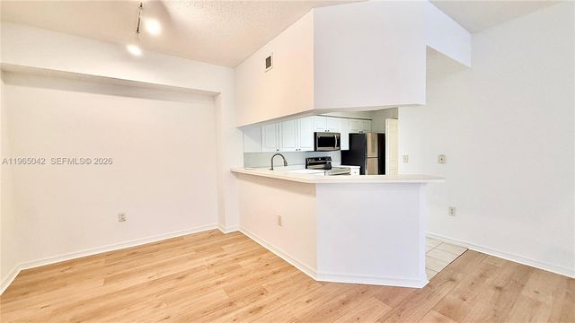 2728 Anzio Ct 308, Palm Beach Gardens, FL 33410