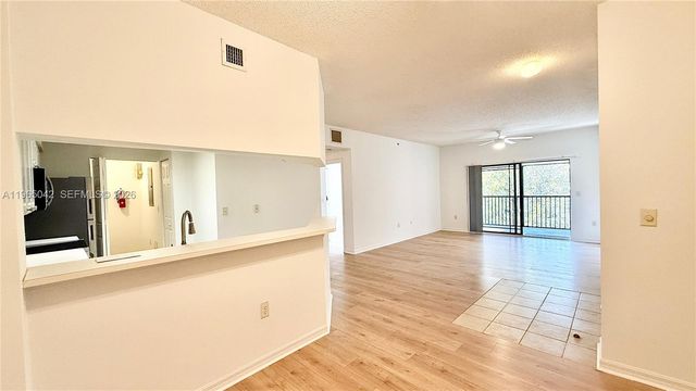 2728 Anzio Ct 308, Palm Beach Gardens, FL 33410