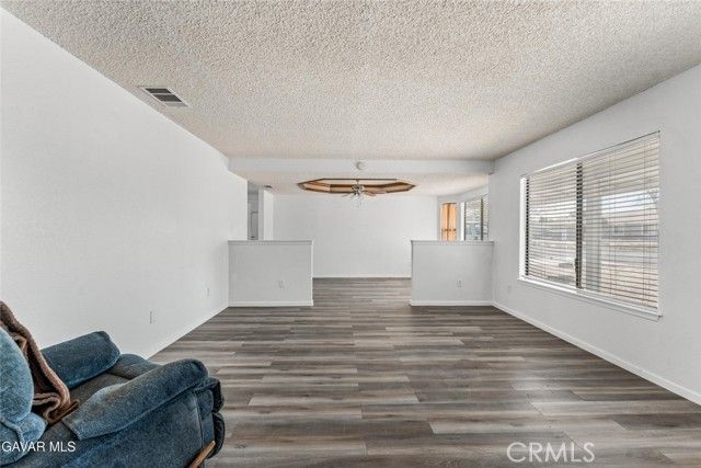 39004 164th, Palmdale, CA 93591