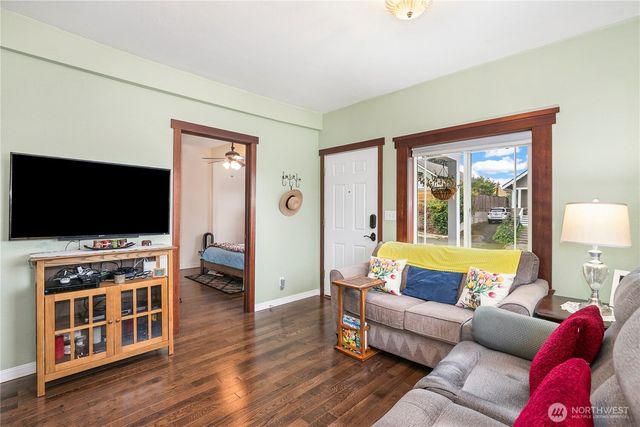 4029 E J Street, Tacoma, WA 98404