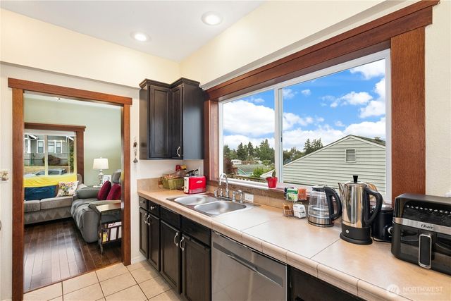 4029 E J Street, Tacoma, WA 98404