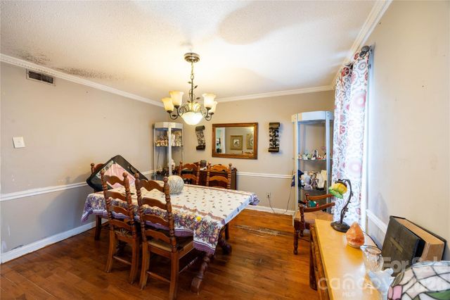 6805 Porterfield Road, Charlotte, NC 28226