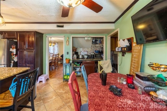 6805 Porterfield Road, Charlotte, NC 28226