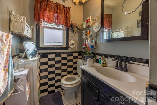 6805 Porterfield Road, Charlotte, NC 28226