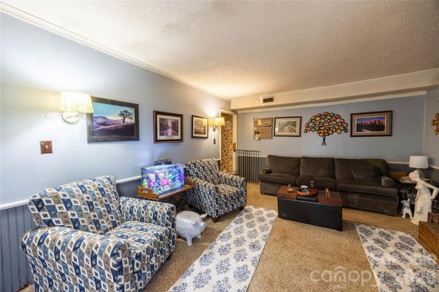 6805 Porterfield Road, Charlotte, NC 28226