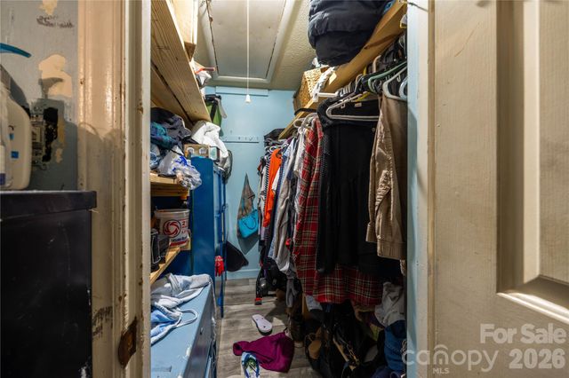 6805 Porterfield Road, Charlotte, NC 28226