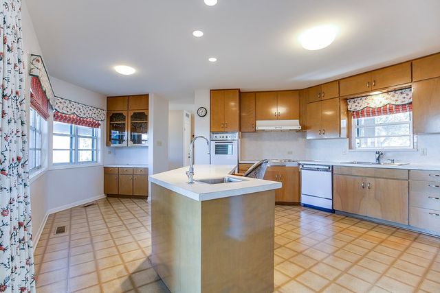 500 McCarver Drive, Ballinger, TX 76821