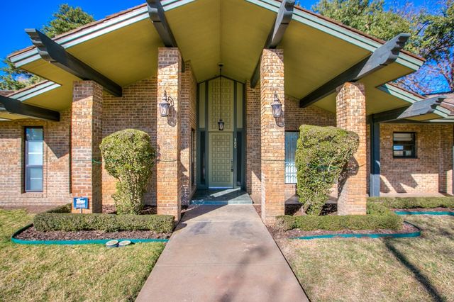 500 McCarver Drive, Ballinger, TX 76821