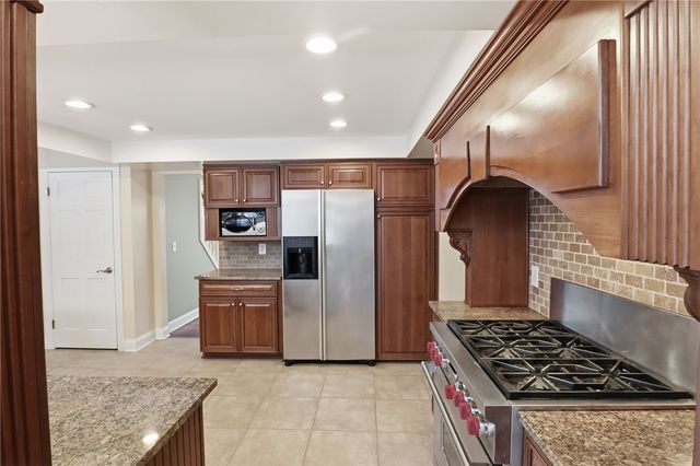 38 Winchester Drive, Perinton, NY 14450