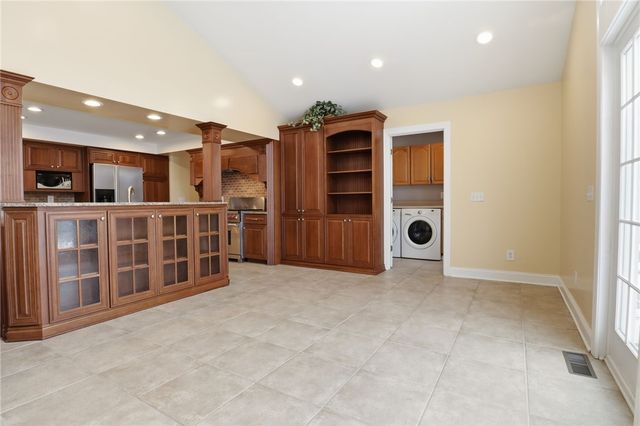 38 Winchester Drive, Perinton, NY 14450