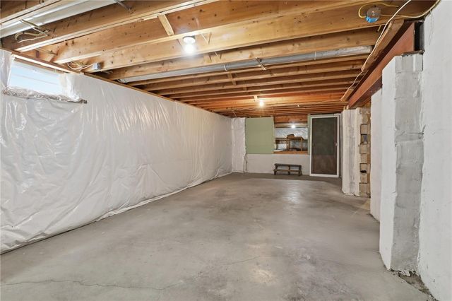 38 Winchester Drive, Perinton, NY 14450