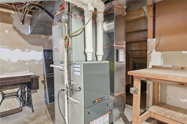 38 Winchester Drive, Perinton, NY 14450