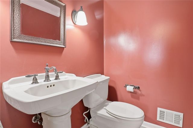 38 Winchester Drive, Perinton, NY 14450