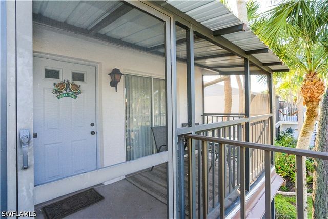 4030 Northlight DR, Naples, FL 34112