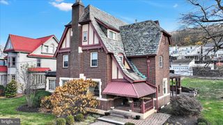 518 E BROAD ST, Tamaqua, PA 18252