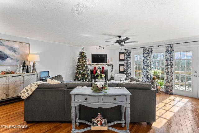 8831 Ashton Court, Knoxville, TN 37923